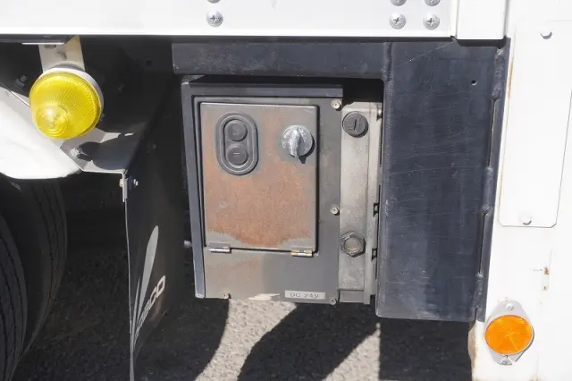 いすゞ エルフ TPG-NMR85AN(2WD)の写真31