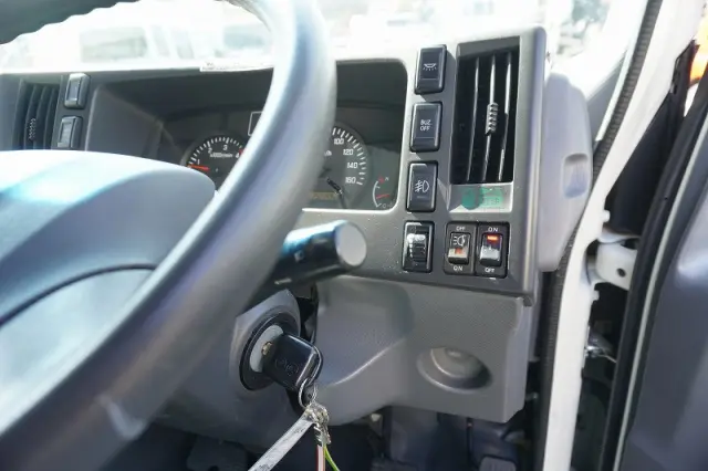 いすゞ エルフ TPG-NMR85AN(2WD)の写真39