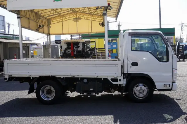 いすゞ エルフ TRG-NJR85A(2WD)の写真5