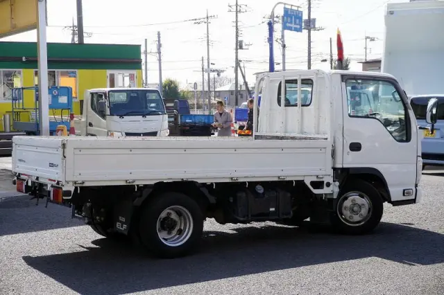 いすゞ エルフ TRG-NJR85A(2WD)の写真8