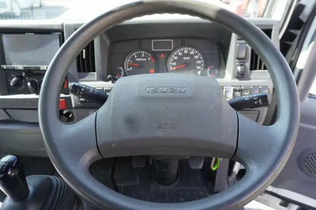 いすゞ エルフ TRG-NJR85A(2WD)の写真23