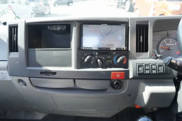 いすゞ エルフ TRG-NJR85A(2WD)の写真25