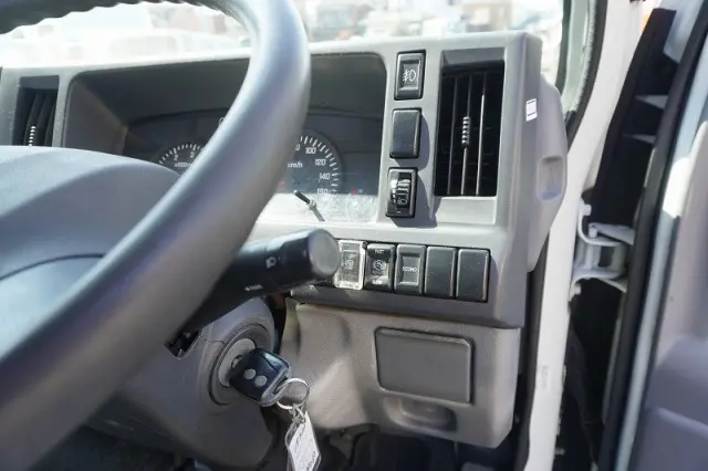 いすゞ エルフ TRG-NJR85A(2WD)の写真28