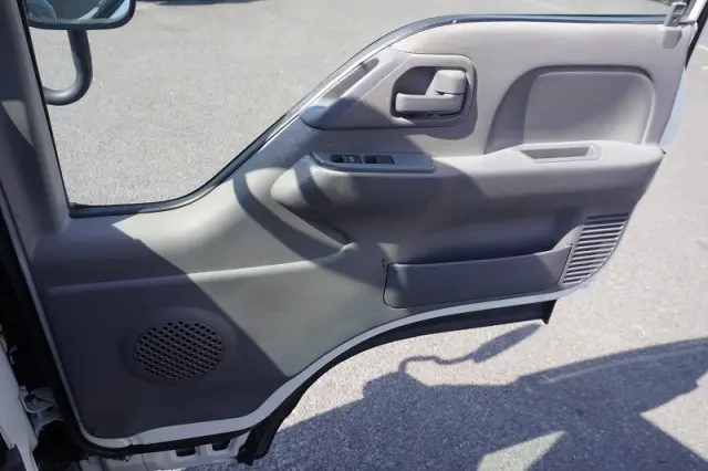 いすゞ エルフ TRG-NJR85A(2WD)の写真29