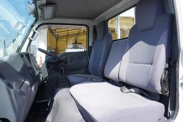 いすゞ エルフ TRG-NJR85A(2WD)の写真33