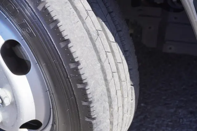 いすゞ エルフ 2RG-NLR88AN(2WD)の写真9