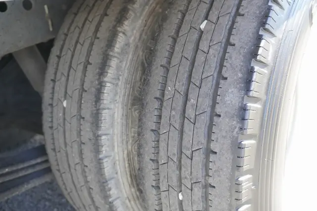 いすゞ エルフ 2RG-NLR88AN(2WD)の写真10