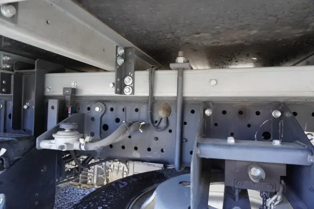 いすゞ エルフ 2RG-NLR88AN(2WD)の写真12