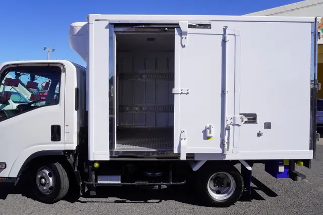 いすゞ エルフ 2RG-NLR88AN(2WD)の写真18