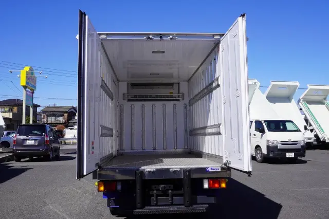 いすゞ エルフ 2RG-NLR88AN(2WD)の写真25