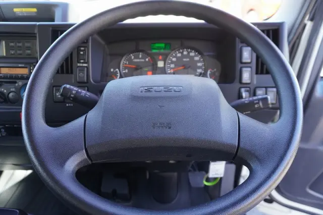 いすゞ エルフ 2RG-NLR88AN(2WD)の写真30
