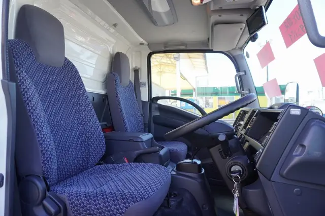 いすゞ エルフ 2RG-NLR88AN(2WD)の写真37