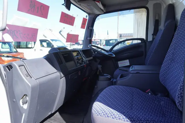 いすゞ エルフ 2RG-NLR88AN(2WD)の写真39