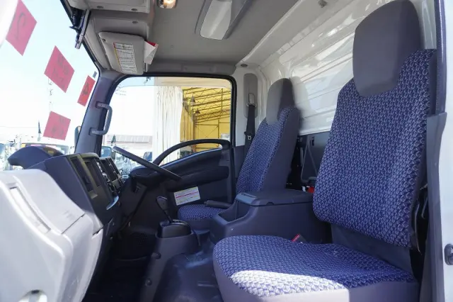 いすゞ エルフ 2RG-NLR88AN(2WD)の写真40