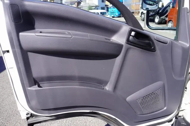 いすゞ エルフ 2RG-NLR88AN(2WD)の写真41