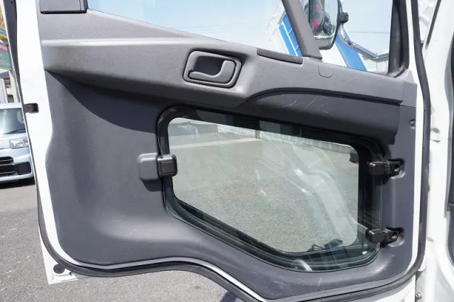三菱 ファイター QKG-FK62FZ(2WD)の写真47
