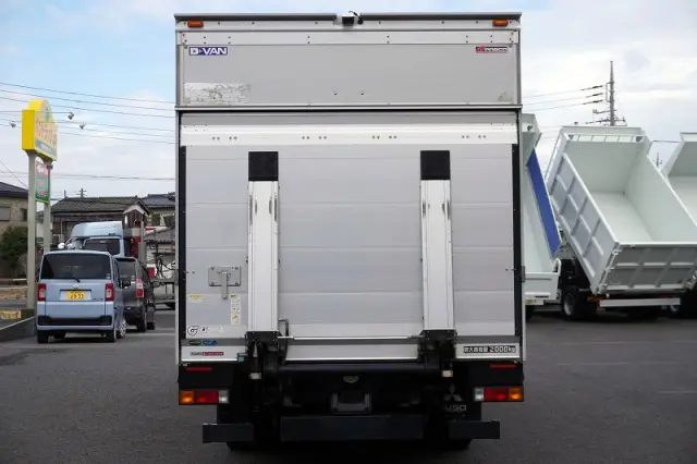 三菱 キャンター 2PG-FEB50(2WD)の写真4