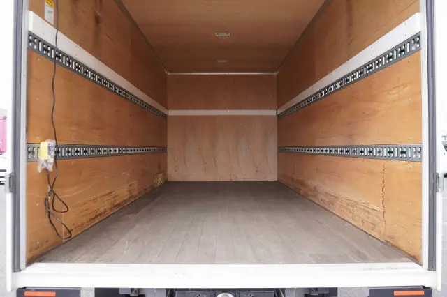 三菱 キャンター 2PG-FEB50(2WD)の写真19