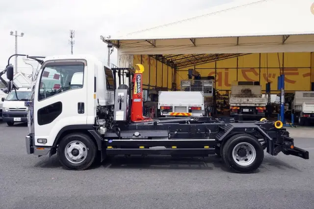 いすゞ フォワード 2RG-FRR90S2(2WD)の写真3