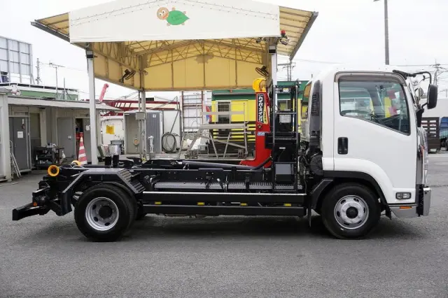 いすゞ フォワード 2RG-FRR90S2(2WD)の写真5