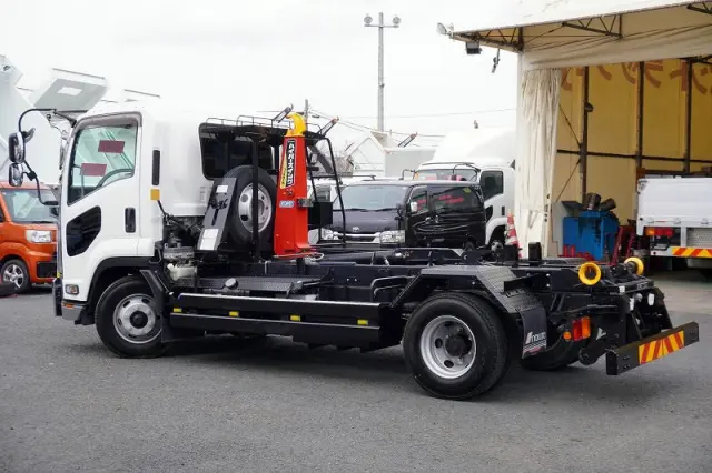 いすゞ フォワード 2RG-FRR90S2(2WD)の写真7