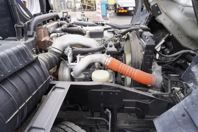 いすゞ フォワード 2RG-FRR90S2(2WD)の写真15