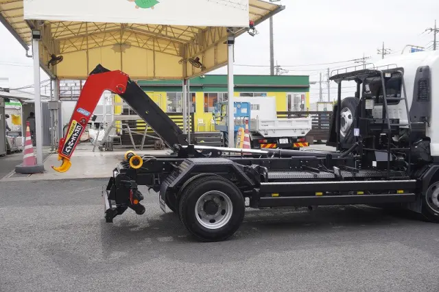 いすゞ フォワード 2RG-FRR90S2(2WD)の写真23