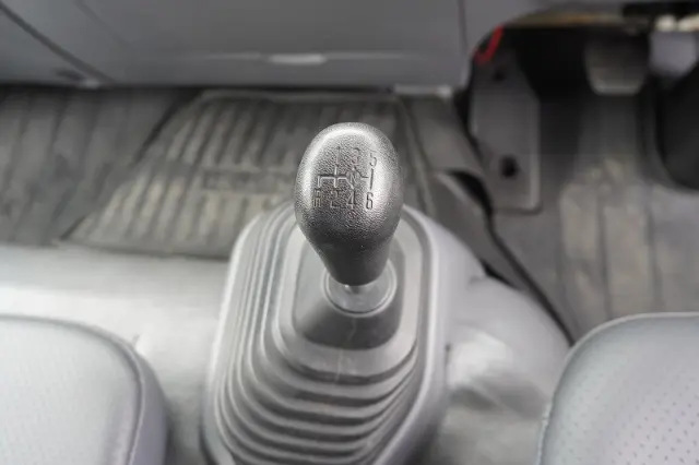 いすゞ フォワード 2RG-FRR90S2(2WD)の写真26