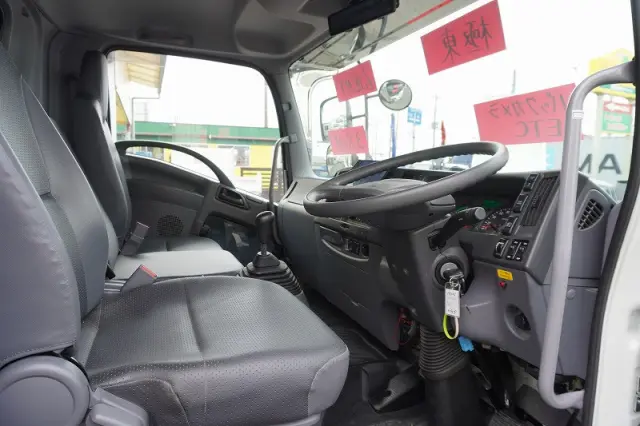 いすゞ フォワード 2RG-FRR90S2(2WD)の写真33