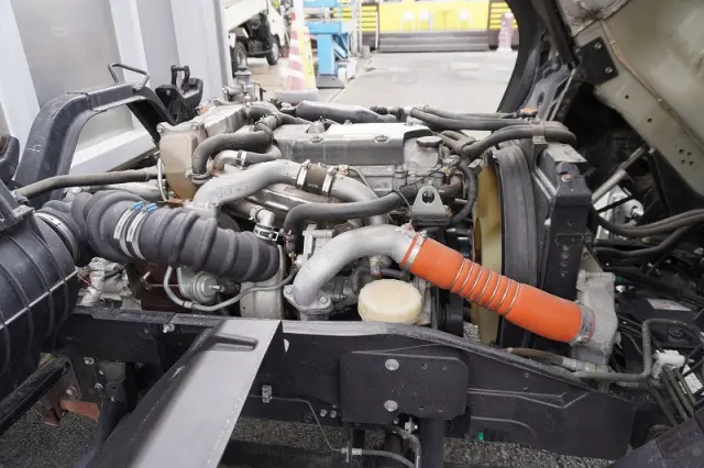 いすゞ フォワード TKG-FRR90S2(2WD)の写真16