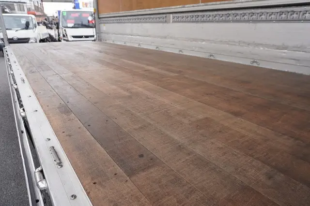 いすゞ フォワード TKG-FRR90S2(2WD)の写真20