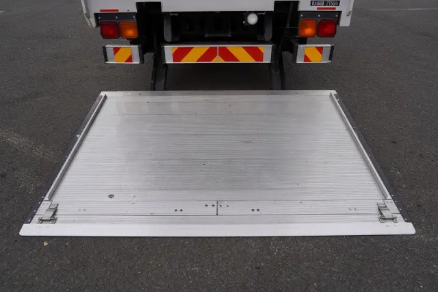 いすゞ フォワード TKG-FRR90S2(2WD)の写真29