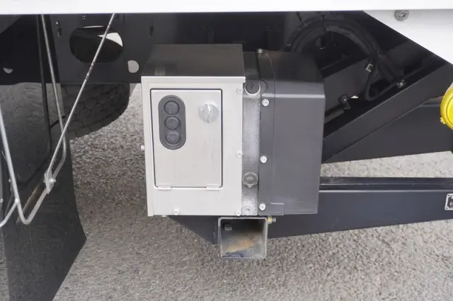 いすゞ フォワード TKG-FRR90S2(2WD)の写真33