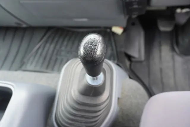 いすゞ フォワード TKG-FRR90S2(2WD)の写真36