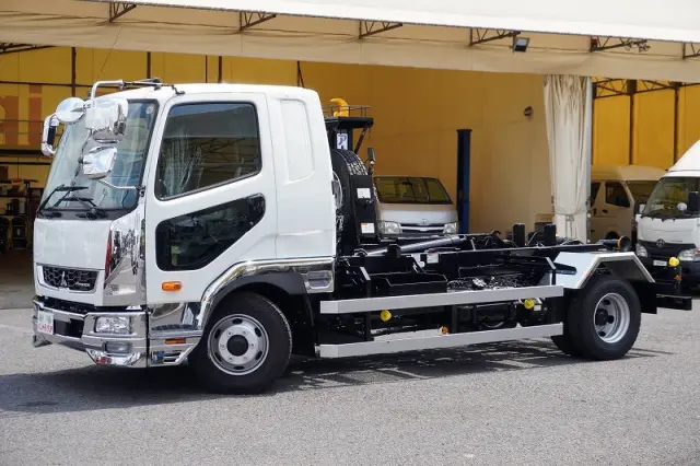 三菱 ファイター 2KG-FK62F(2WD)の写真1