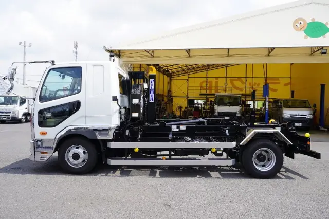 三菱 ファイター 2KG-FK62F(2WD)の写真3