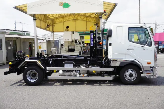 三菱 ファイター 2KG-FK62F(2WD)の写真5