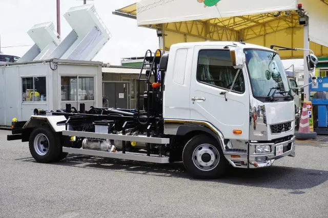 三菱 ファイター 2KG-FK62F(2WD)の写真6