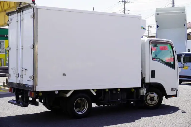 いすゞ エルフ TPG-NLR85AN(2WD)の写真8