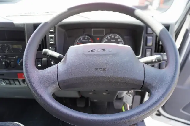 いすゞ エルフ TPG-NLR85AN(2WD)の写真29