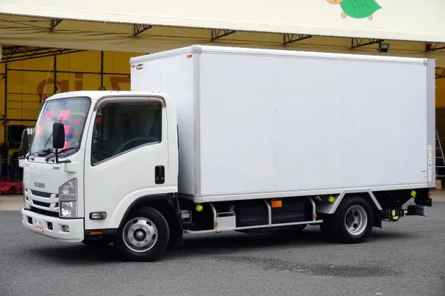 いすゞ エルフ 2SG-NPR88AN(2WD)の写真1