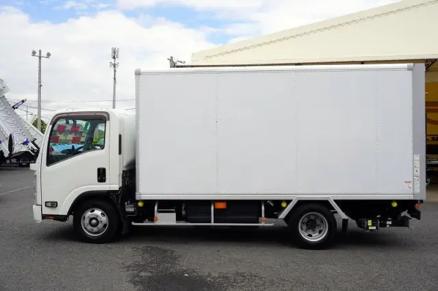 いすゞ エルフ 2SG-NPR88AN(2WD)の写真3