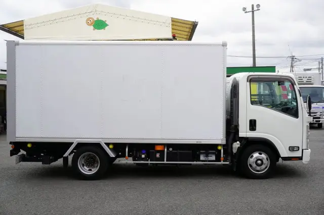 いすゞ エルフ 2SG-NPR88AN(2WD)の写真5