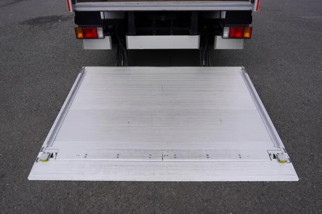 いすゞ エルフ 2SG-NPR88AN(2WD)の写真25