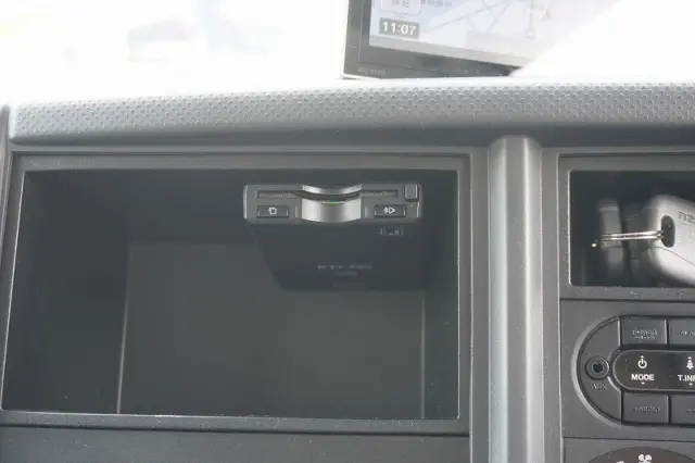 いすゞ エルフ 2SG-NPR88AN(2WD)の写真37