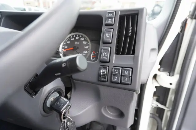 いすゞ エルフ 2SG-NPR88AN(2WD)の写真39