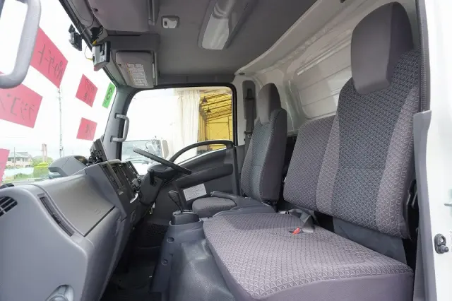 いすゞ エルフ 2SG-NPR88AN(2WD)の写真44