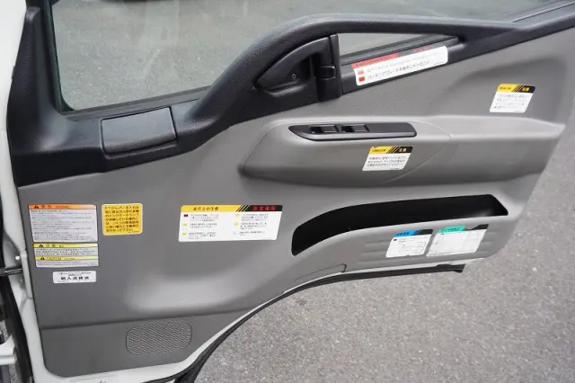 三菱 キャンター TPG-FEA50(2WD)の写真44