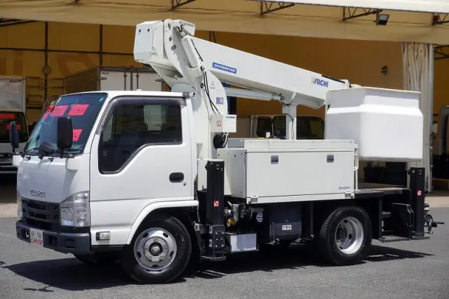 いすゞ エルフ TPG-NKR85N(2WD)の写真1