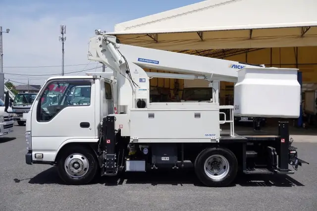 いすゞ エルフ TPG-NKR85N(2WD)の写真3